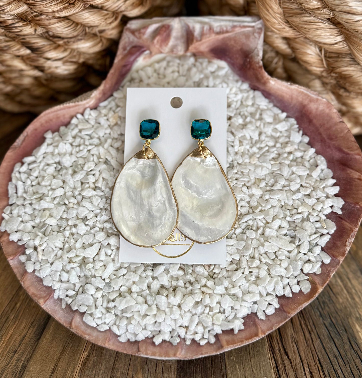 Teal Gemstone Oyster
